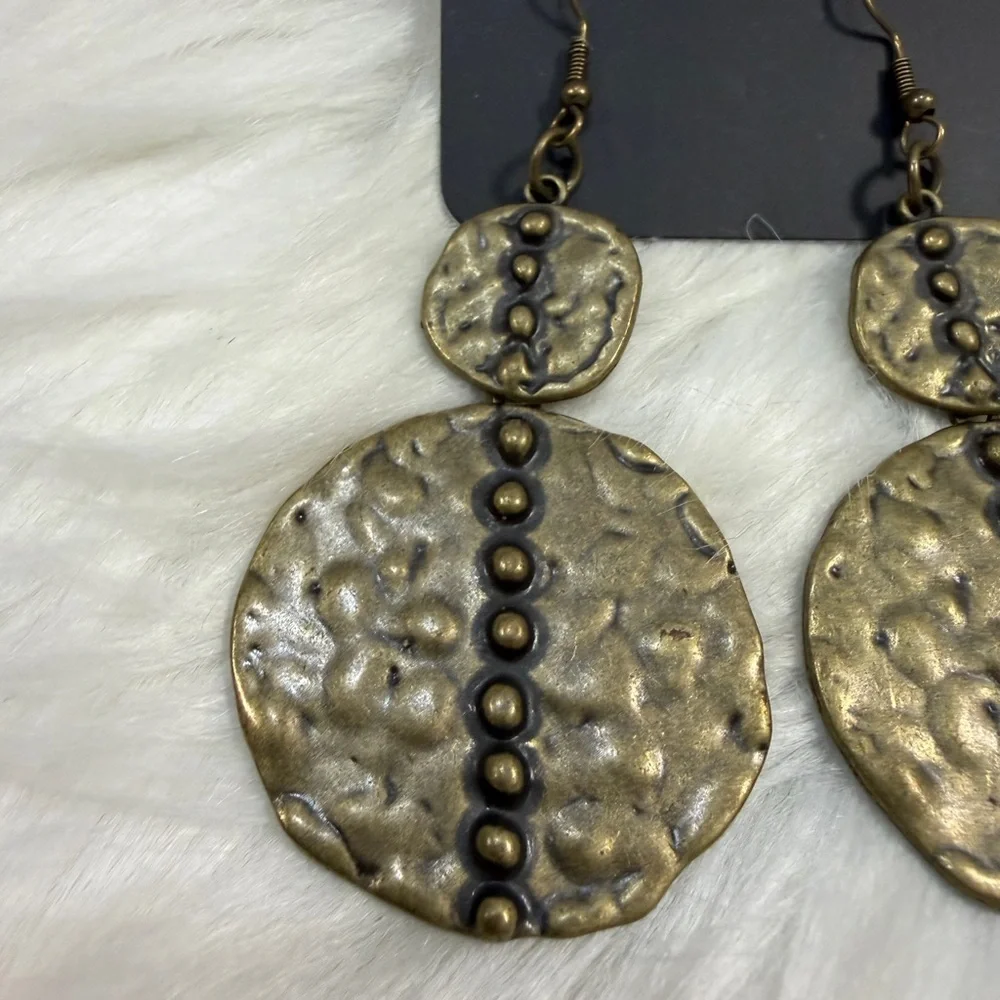 🩷5/$10🩷 paparazzi Antique Gold Textured Double Disc Earrings